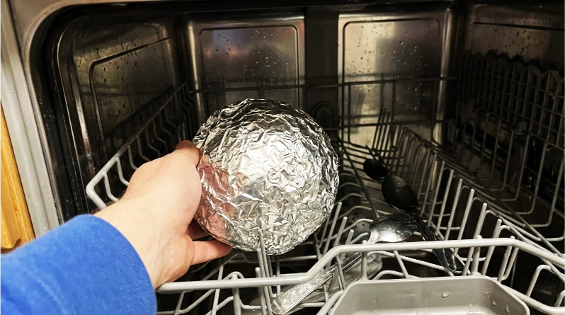 Crumple Tin Foil and Put It in Your Dishwasher